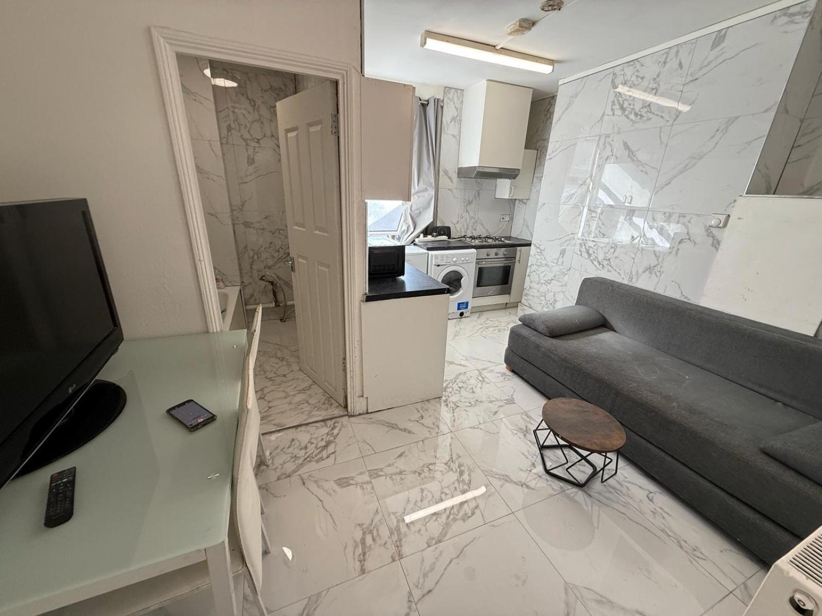 Apartment Ground Floor One Bedroom Flat Miles *